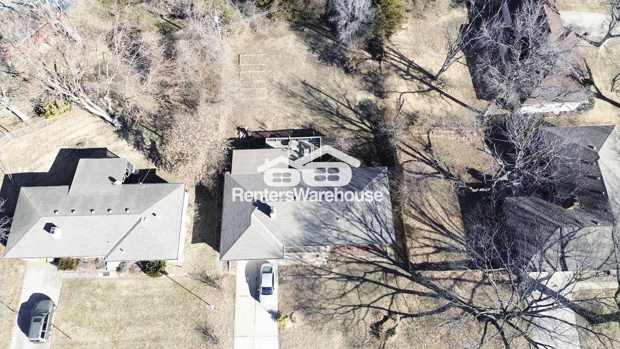 1318 E 100th Ter - Photo 3 of 16
