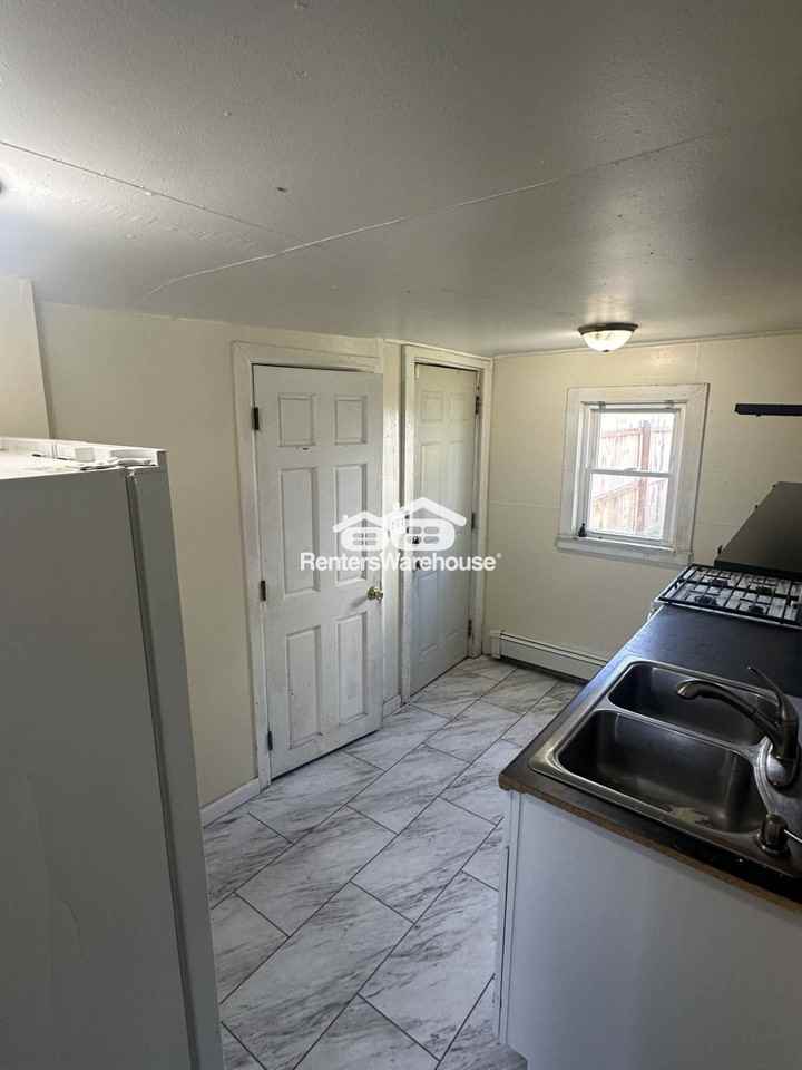 584 Edmund Ave - Photo 2 of 9