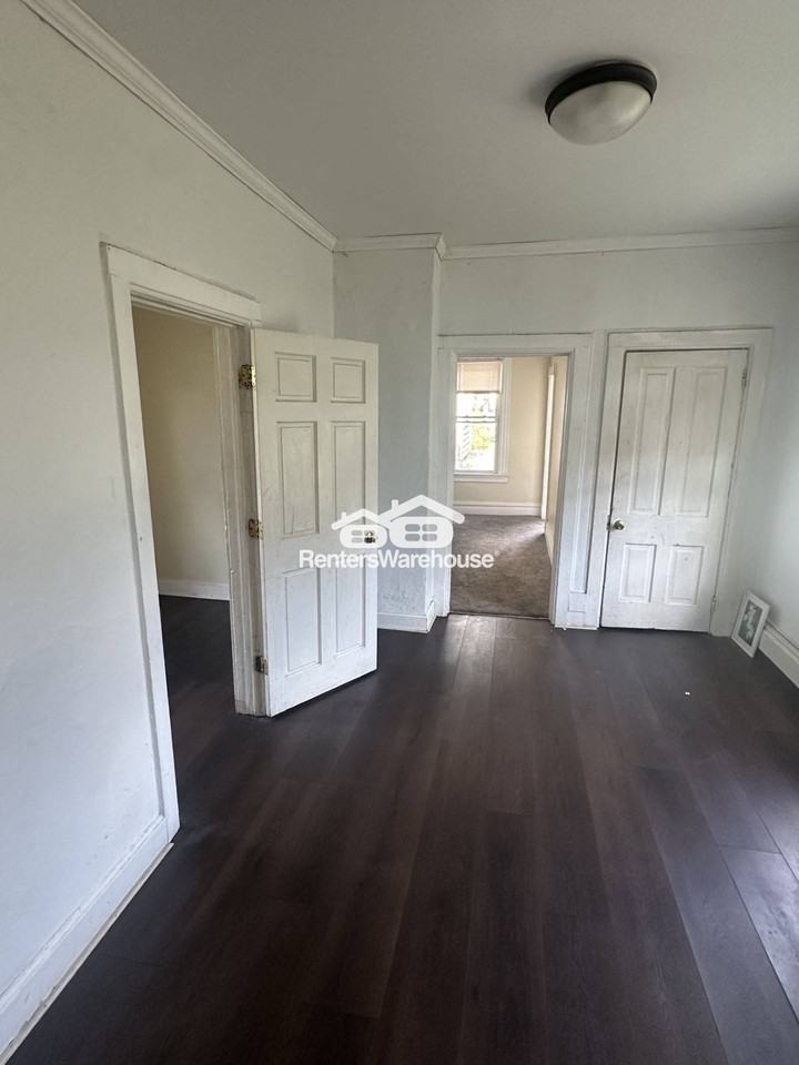 584 Edmund Ave - Photo 3 of 9