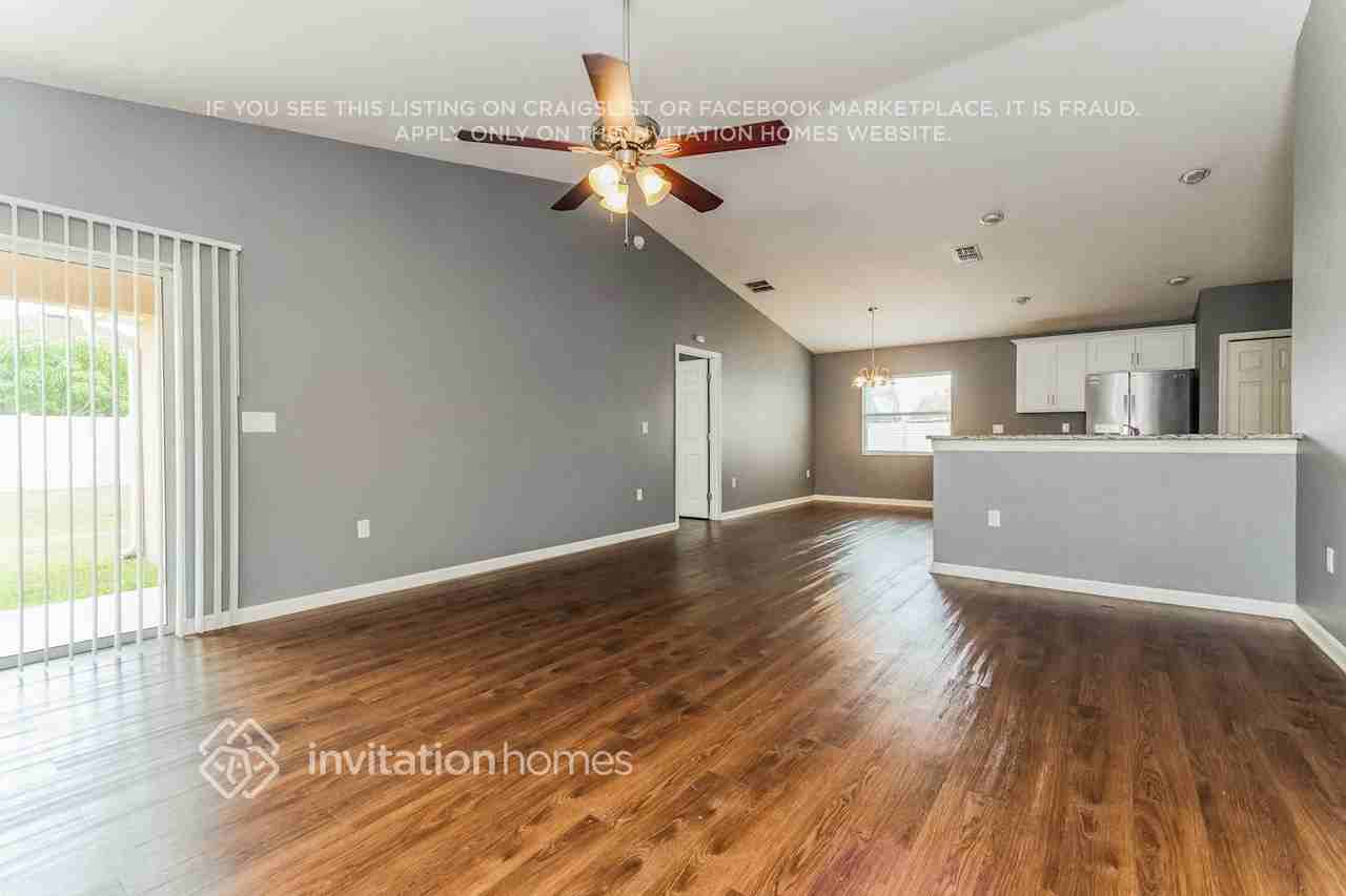 2529 Bobby Lee Ln - Photo 3 of 16