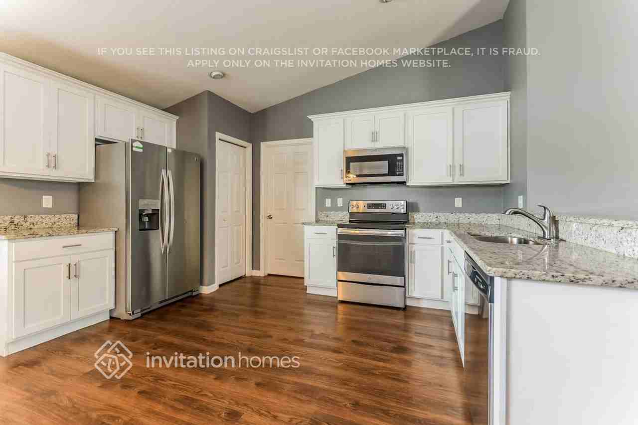 2529 Bobby Lee Ln - Photo 7 of 16