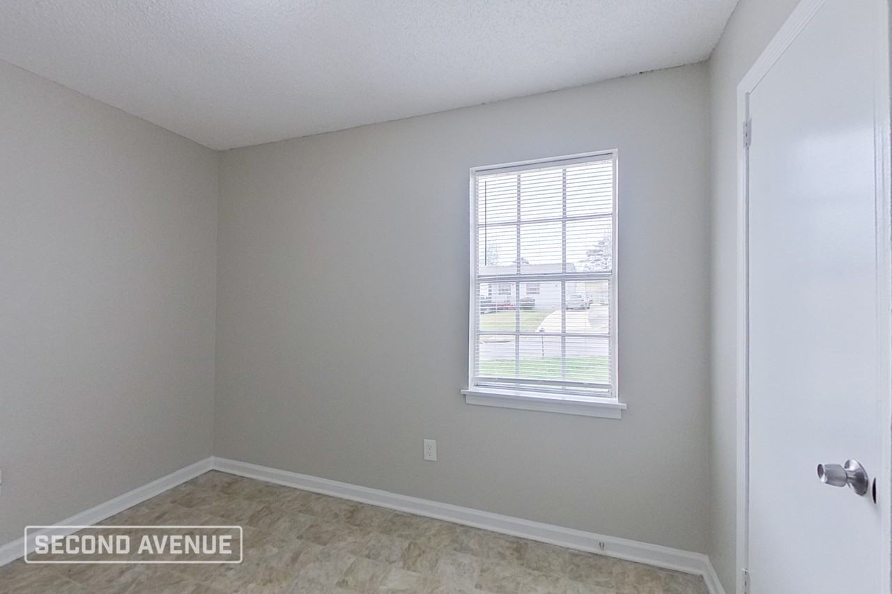 1739 Huntington Dr - Photo 7 of 22