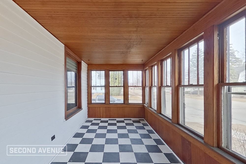 1025 Wisconsin Ave - Photo 2 of 18