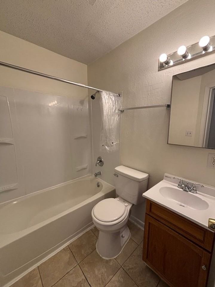 Deer Creek Apartments - Photo 5 of 14