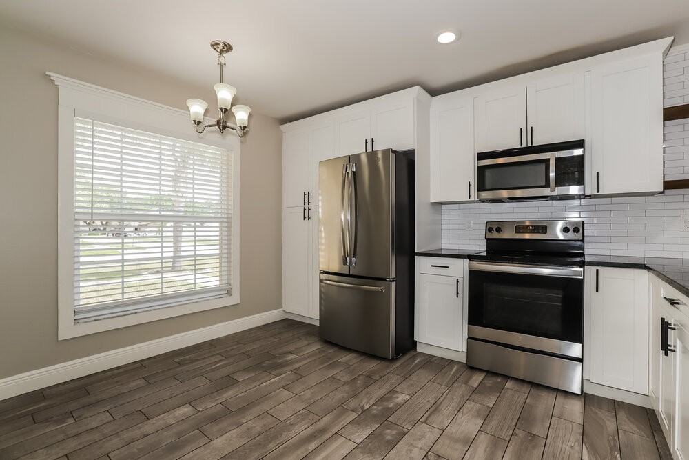 3039 Annadale Cir - Photo 6 of 16