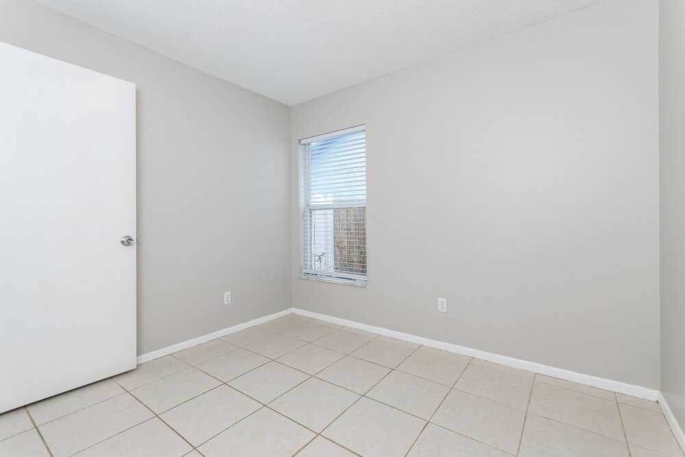 2724 Burwood Ave - Photo 7 of 16