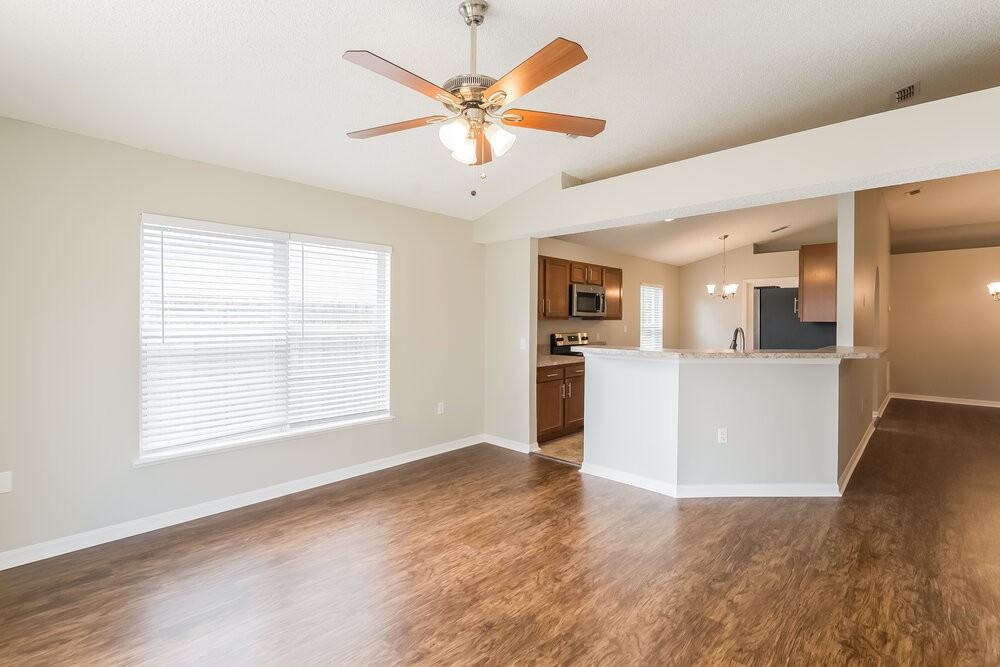 6811 Majorca Ct - Photo 5 of 15