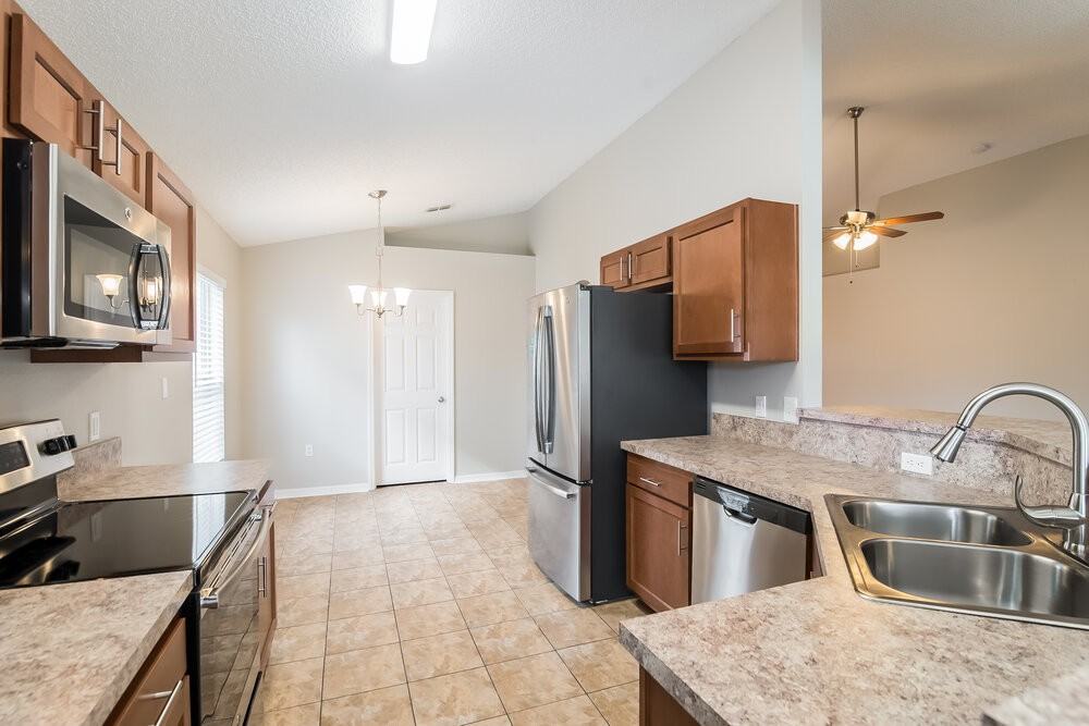 6811 Majorca Ct - Photo 7 of 15