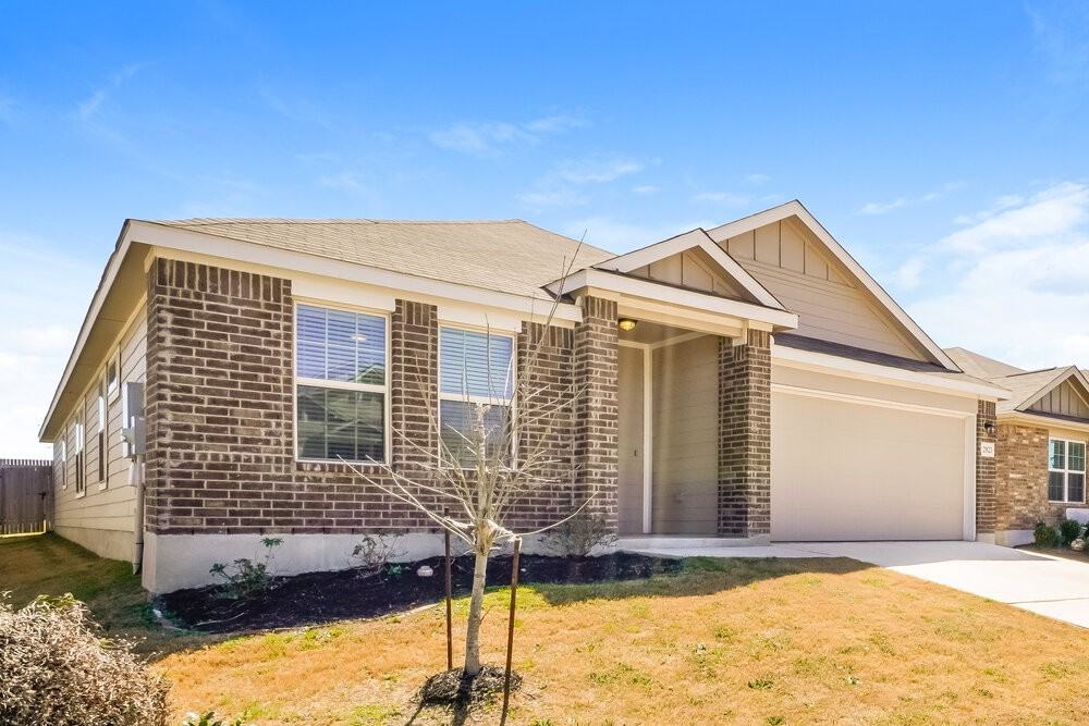 2923 Daisy Mdw - Photo 3 of 19
