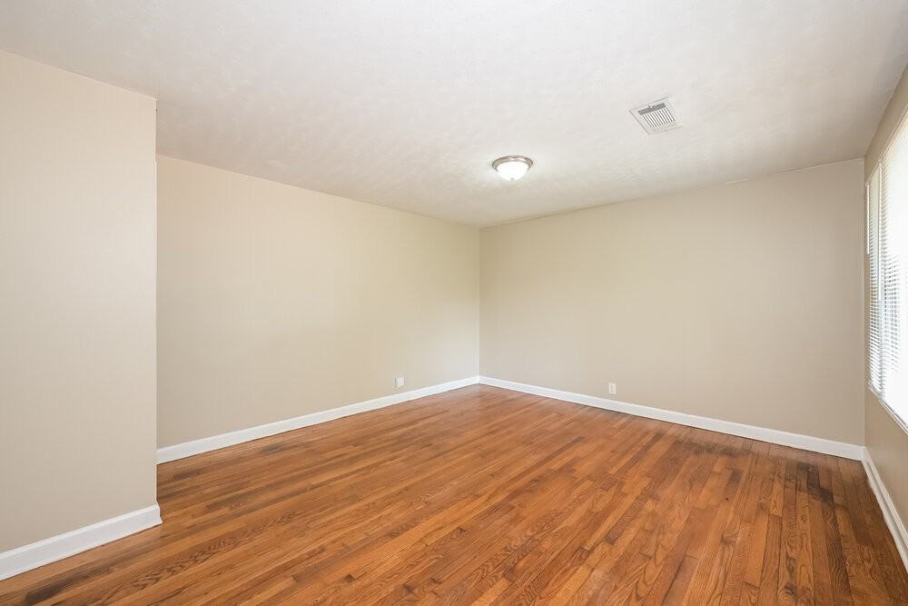 344 Dillard Dr - Photo 4 of 16