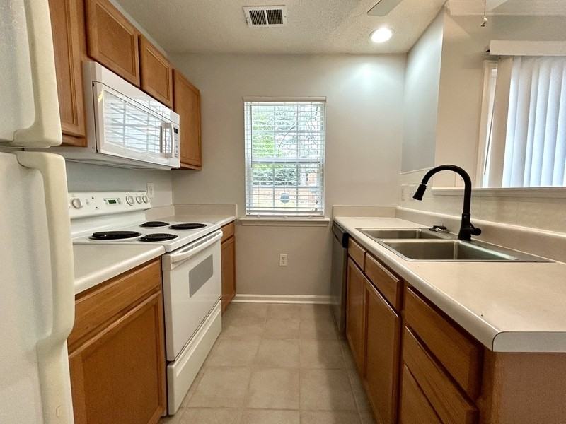 12188 Bottlebrush Pl - Photo 6 of 17