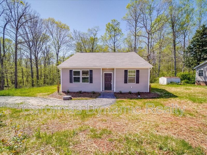 111 Peridot Dr - Photo 2 of 41