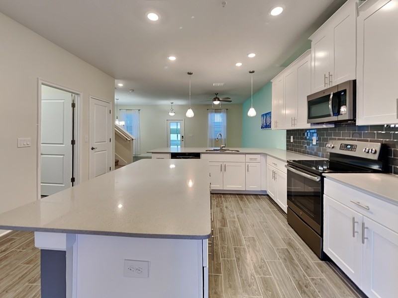 11713 Fiction Ave - Photo 3 of 26