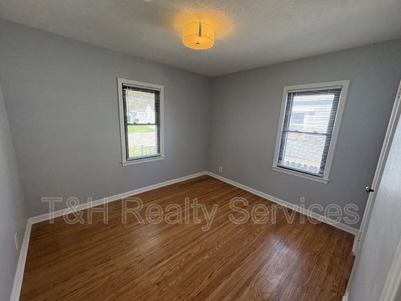 5315 Norwaldo Ave - Photo 5 of 21
