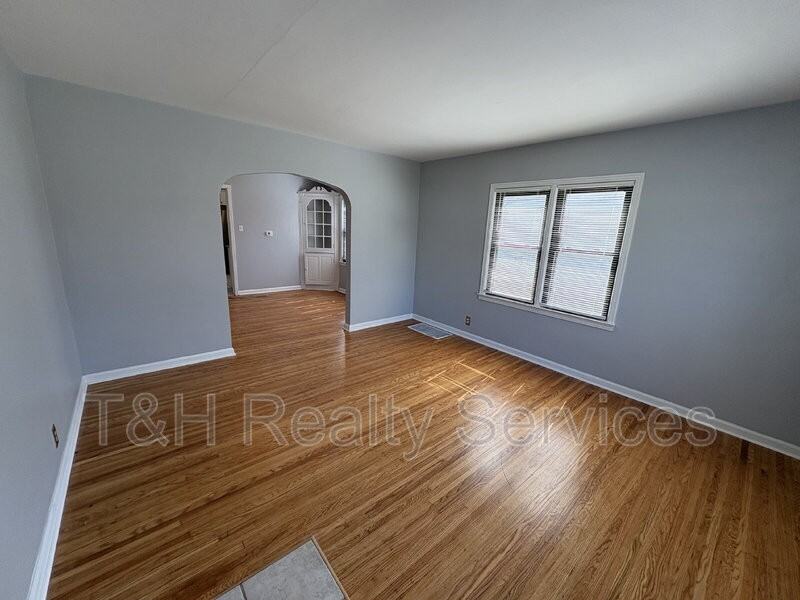 5315 Norwaldo Ave - Photo 6 of 21