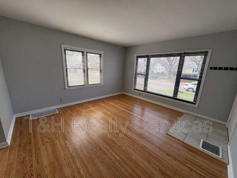 5315 Norwaldo Ave - Photo 7 of 21
