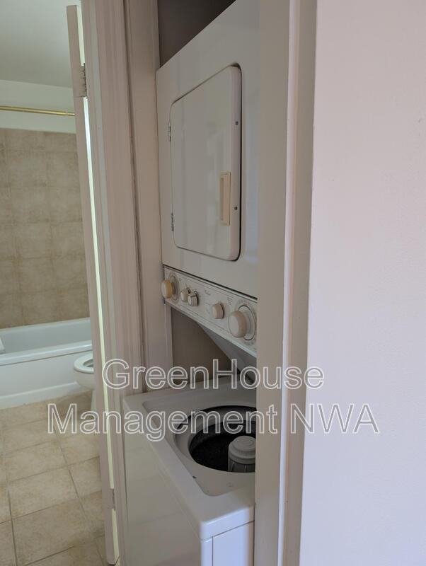 33 W Prospect St #C2 - Photo 3 of 5