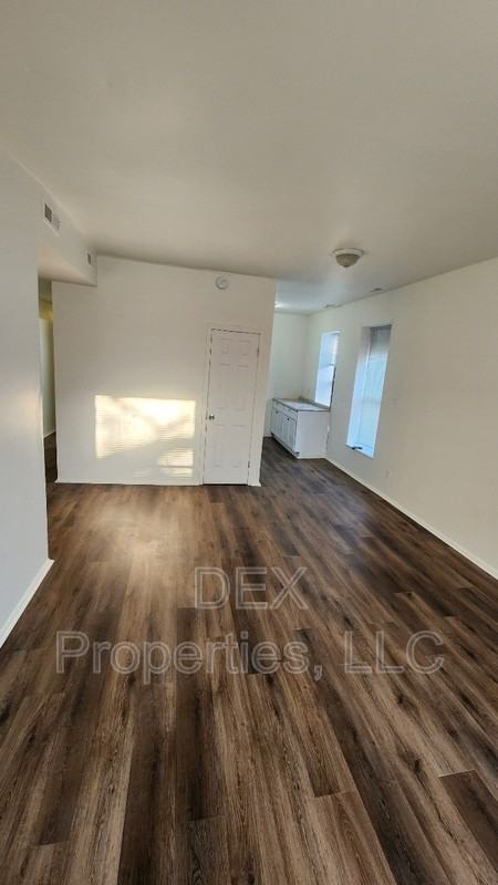 5096 Minerva Ave - Photo 3 of 8