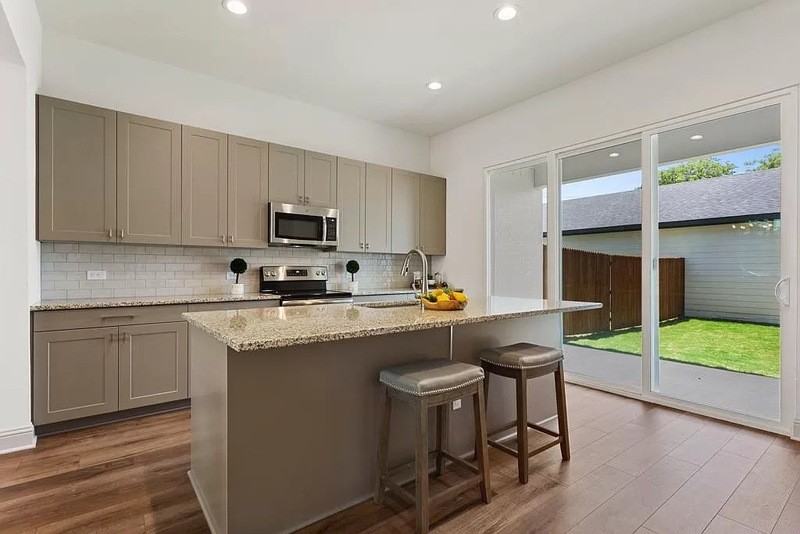 3130 Wayside Ave - Photo 3 of 10