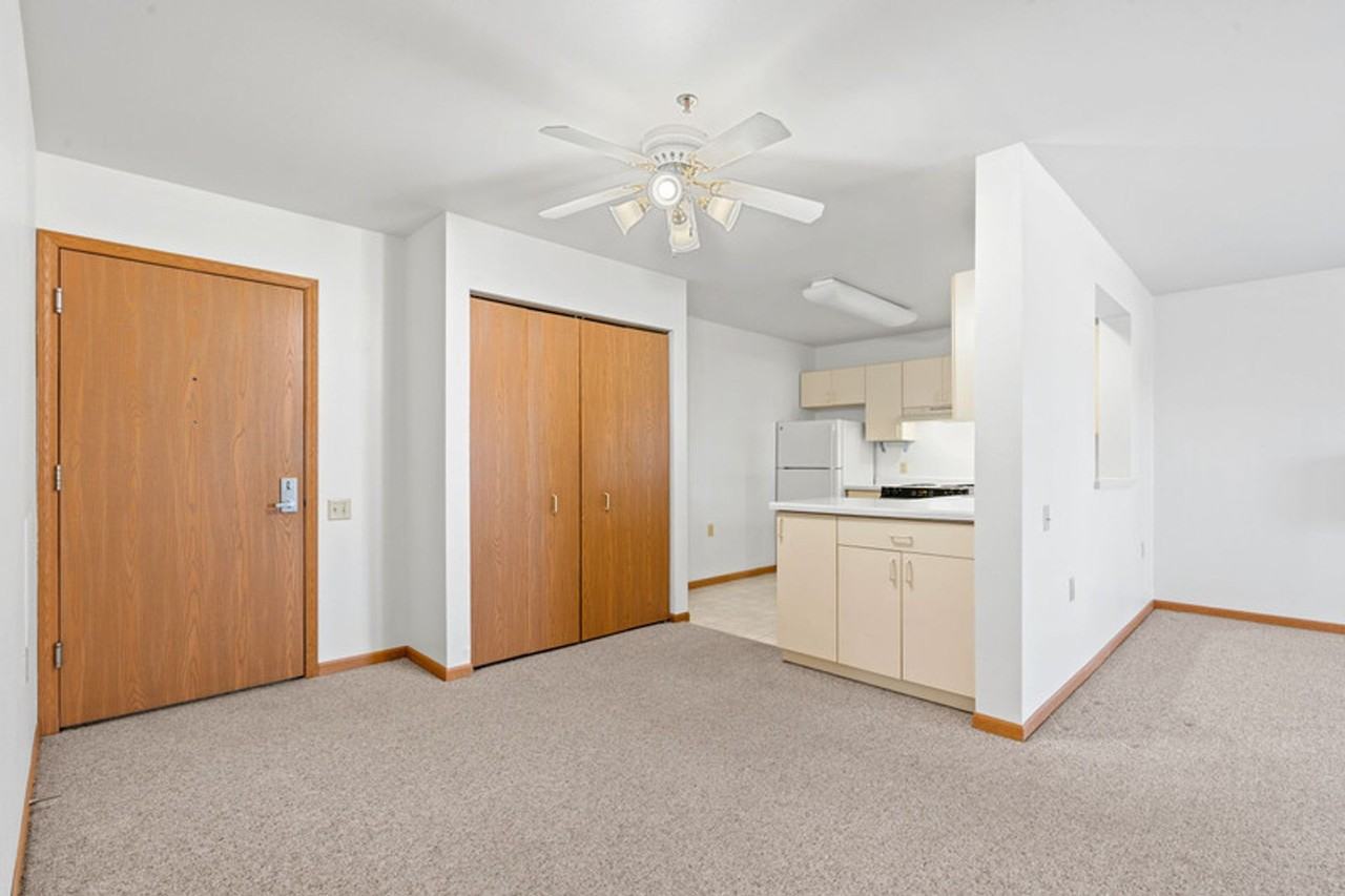 1085 Jaystone Terrace - Photo 6 of 39