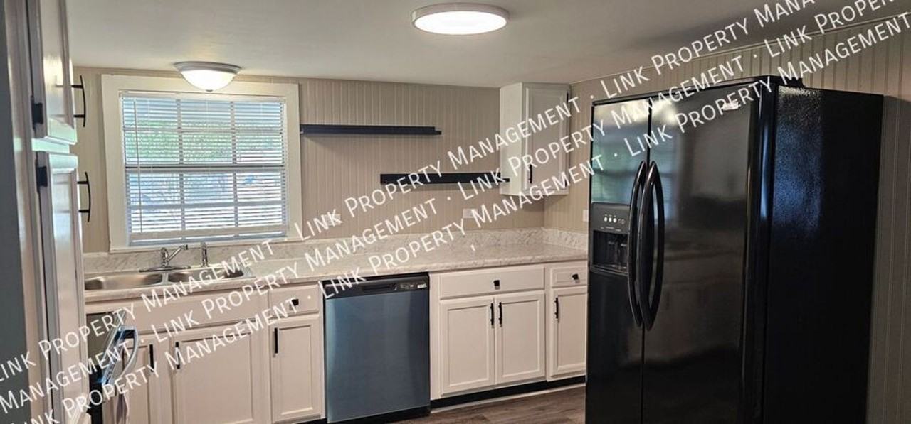 1213 Roach Hollow Rd - Photo 4 of 50