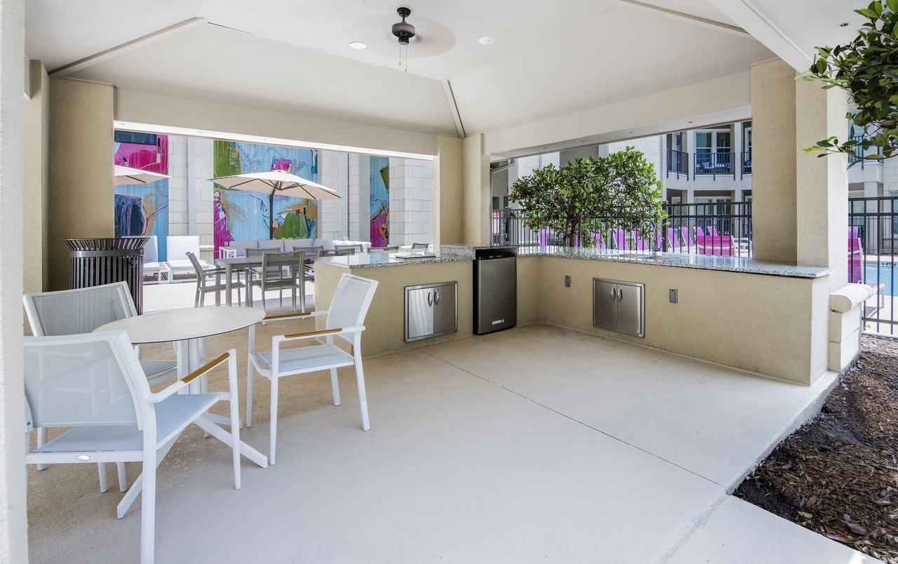 Varela Westshore Apartments - Photo 3 of 46