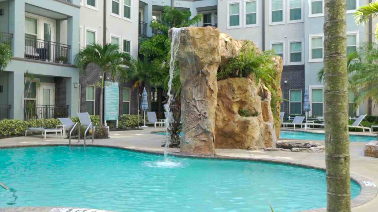 Novus Westshore - Photo 3 of 40