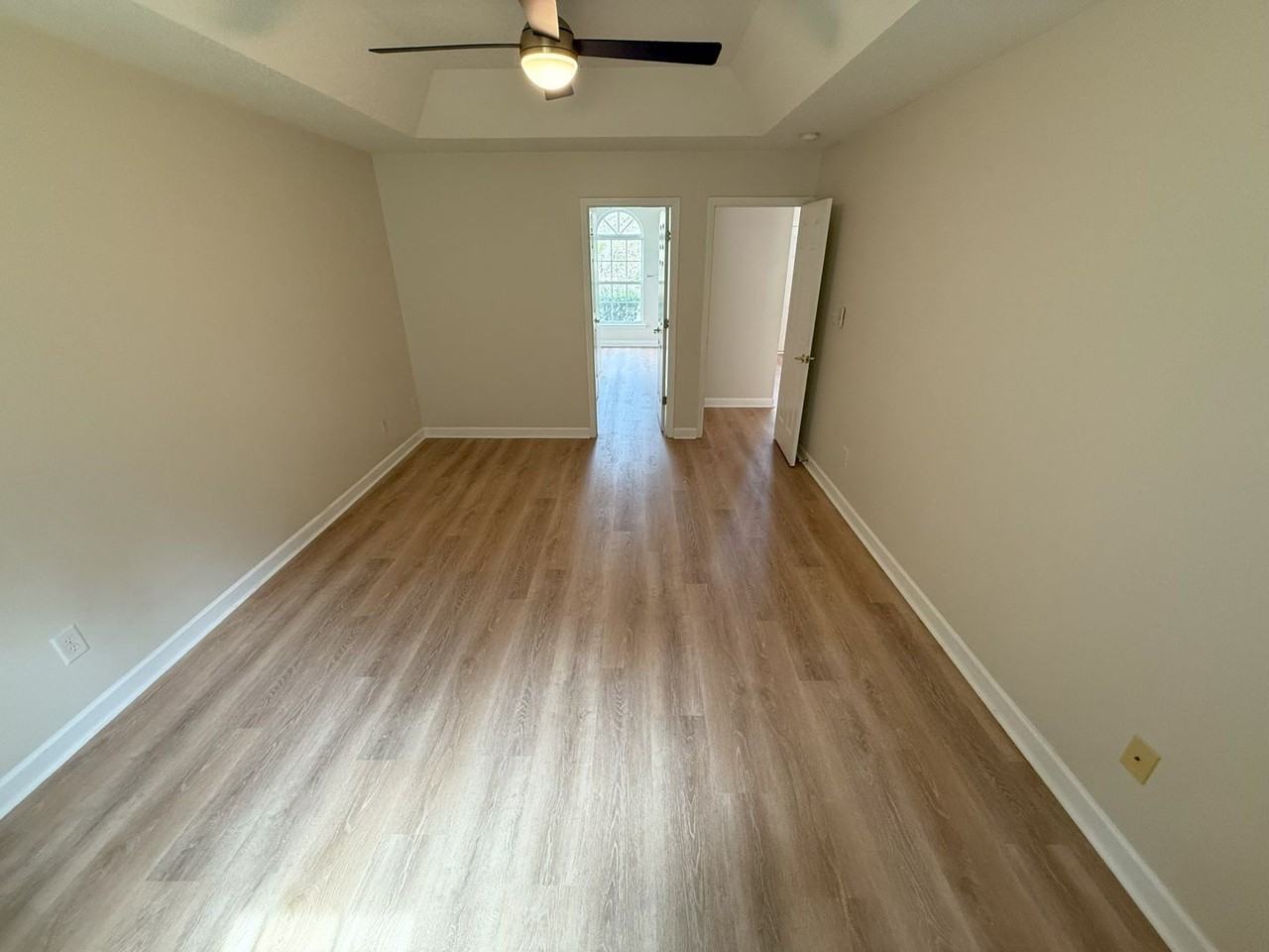 1958 Wilrose Pl - Photo 7 of 18
