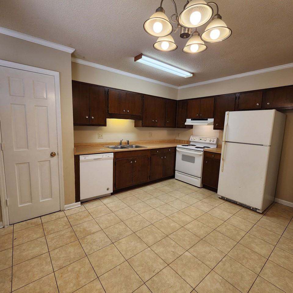 2802-A Falcon Lane - FST2 - Photo 3 of 9