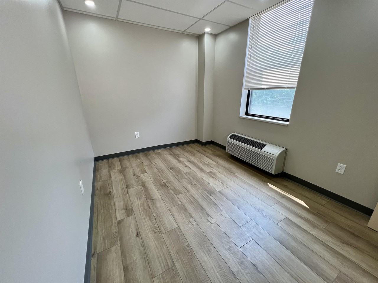 622 17th Street - Photo 7 of 11