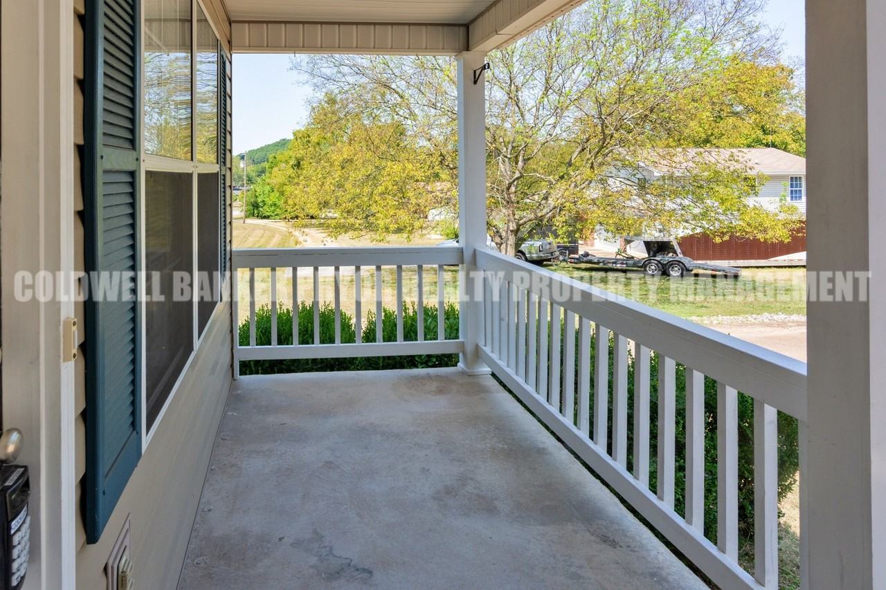 1240 North Concord Road - Photo 4 of 34