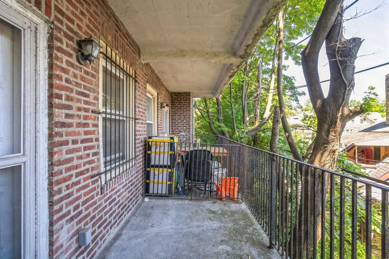 6355 Lancaster Avenue - Photo 6 of 50