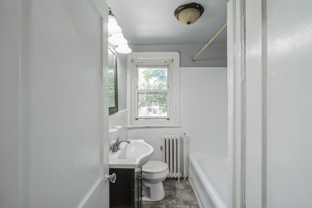 6355 Lancaster Avenue - Photo 2 of 31