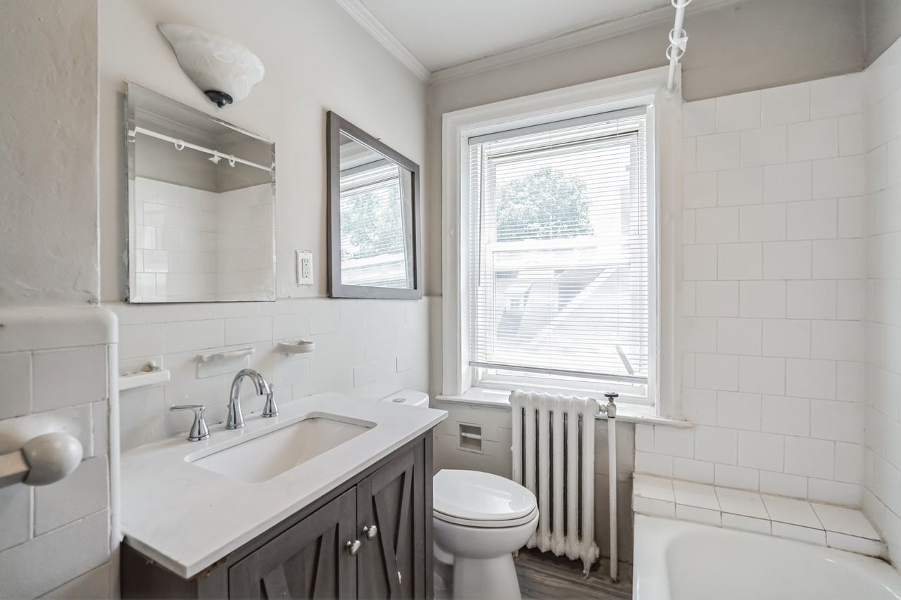 6355 Lancaster Avenue - Photo 3 of 31