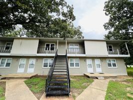 featured image of 1000 Dilworth Lane