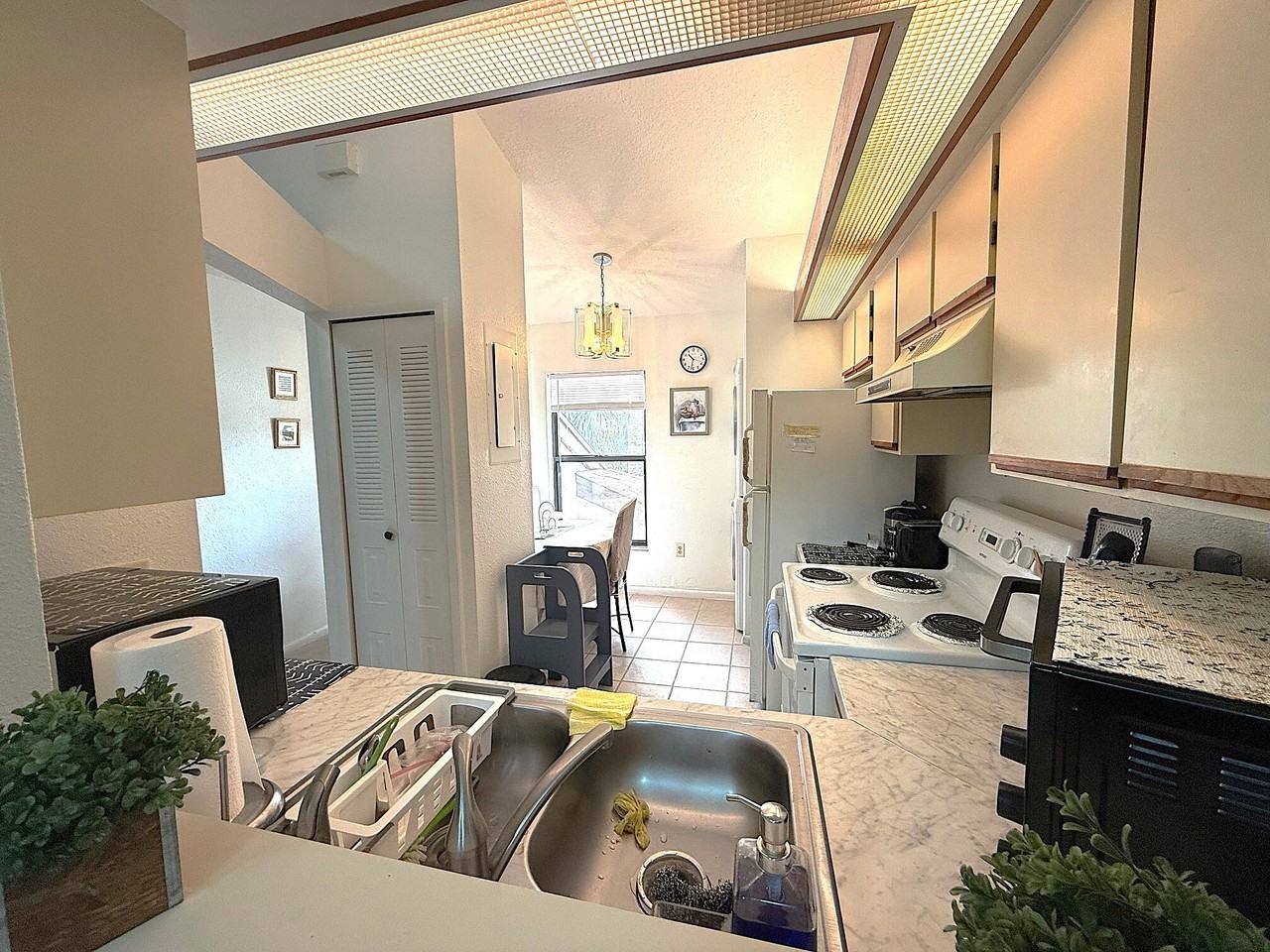 2906 South Semoran Boulevard - Photo 3 of 19