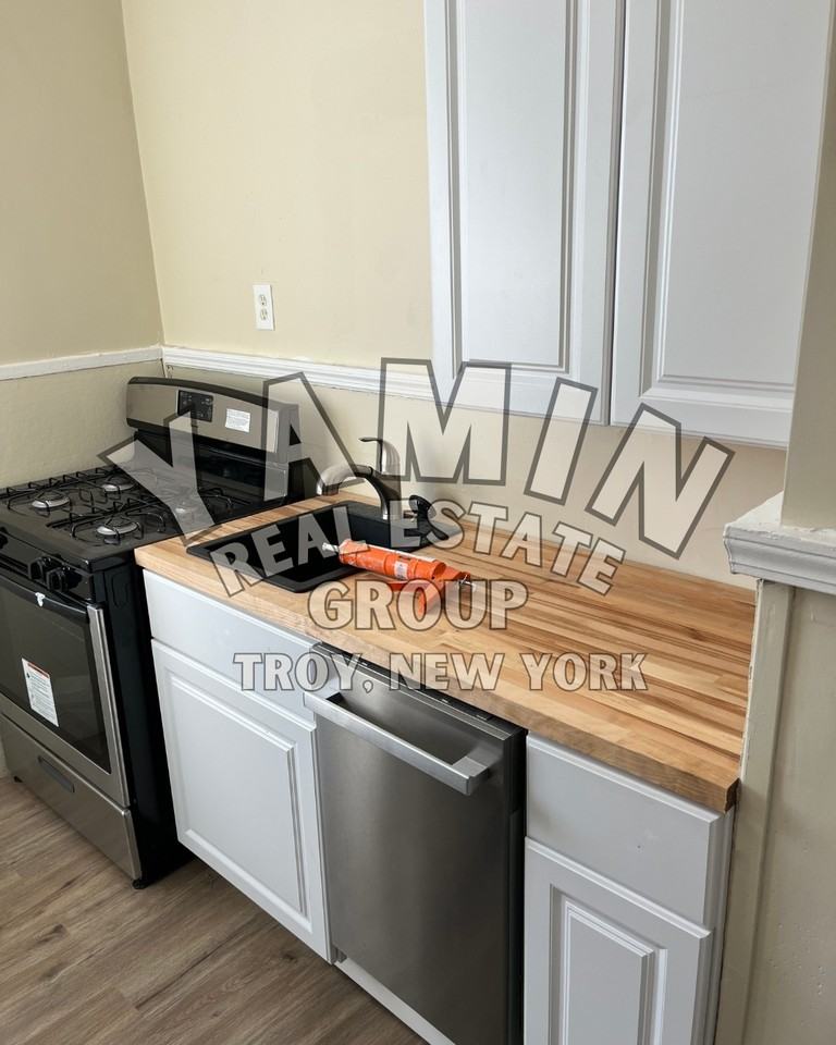 40 102nd Street - Photo 2 of 5