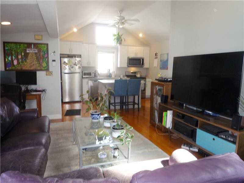 11 Richardson Ter - Photo 3 of 16