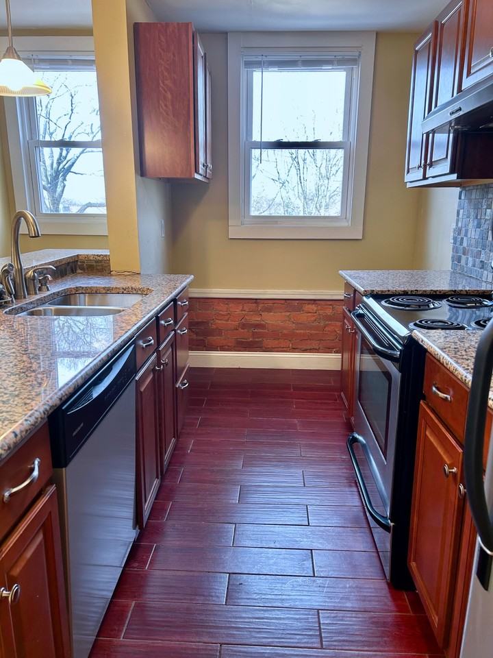 5825 Bartlett - Photo 2 of 14