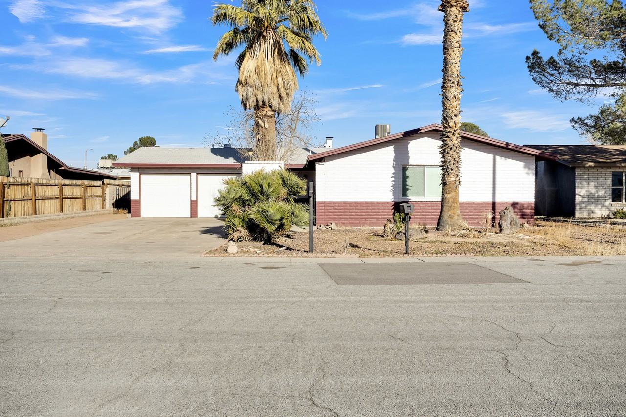 1950 Camelot Drive - Photo 2 of 21