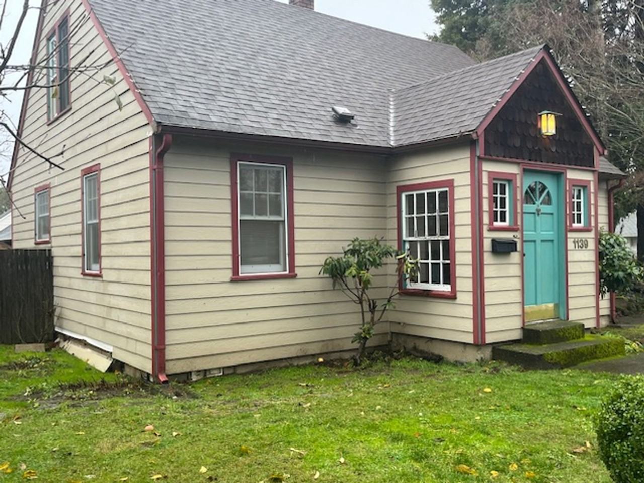 1139 Nw Elm St - Photo 3 of 27
