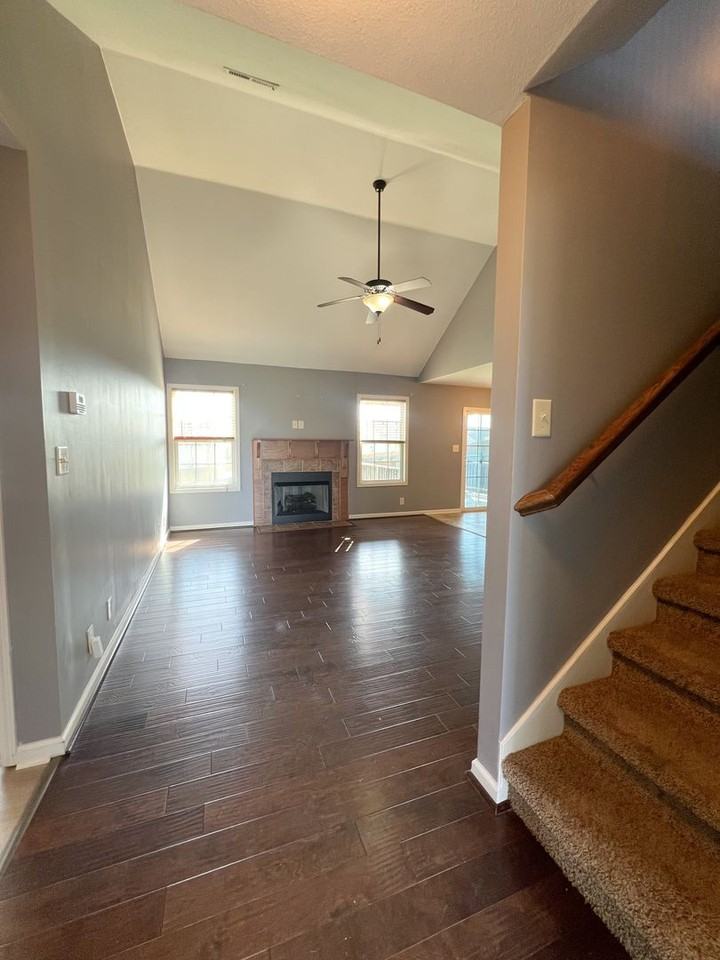 1092 Castlerock Dr - Photo 4 of 49