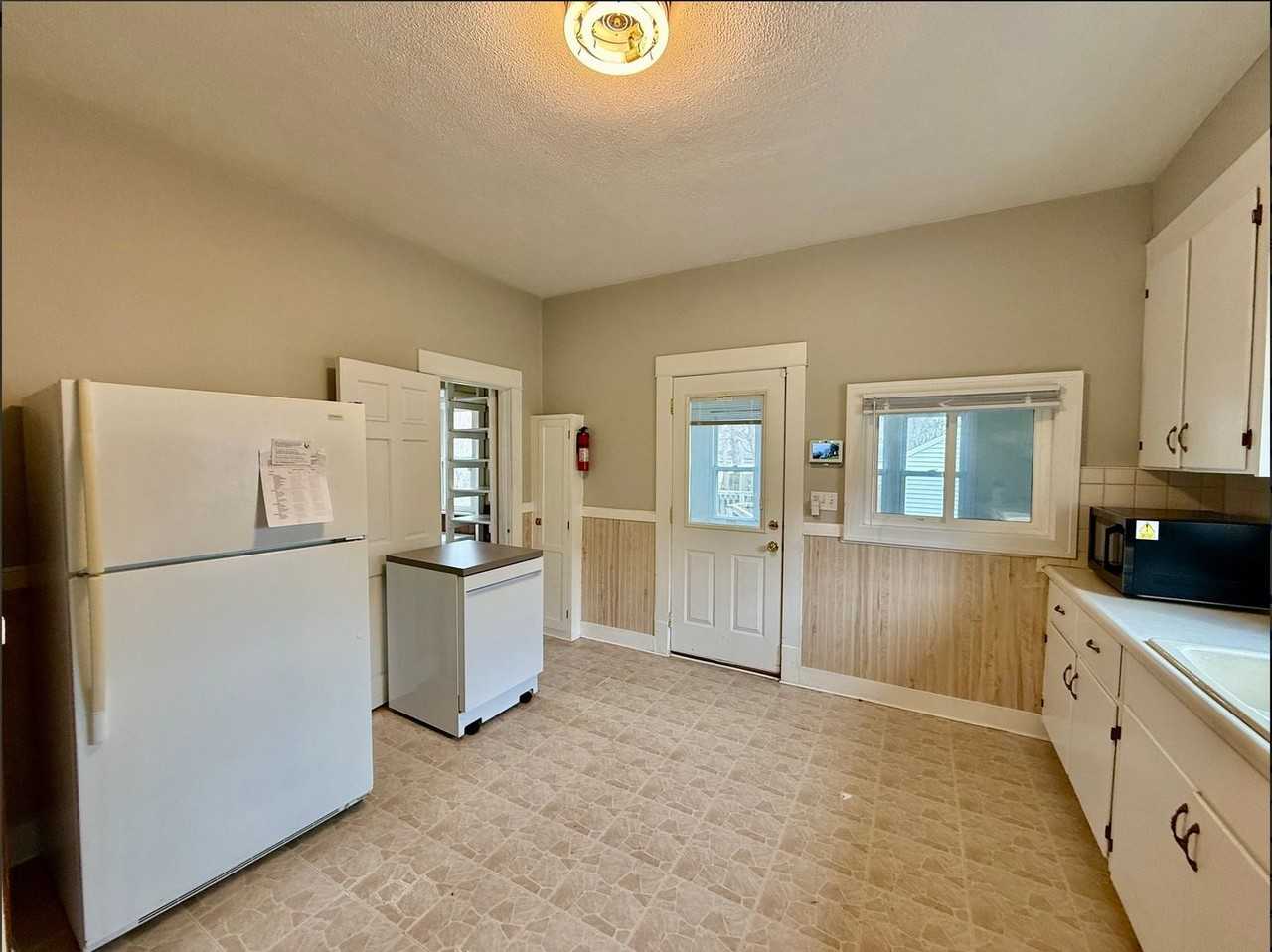 2041 Edgewood Ave Ne - Photo 2 of 30
