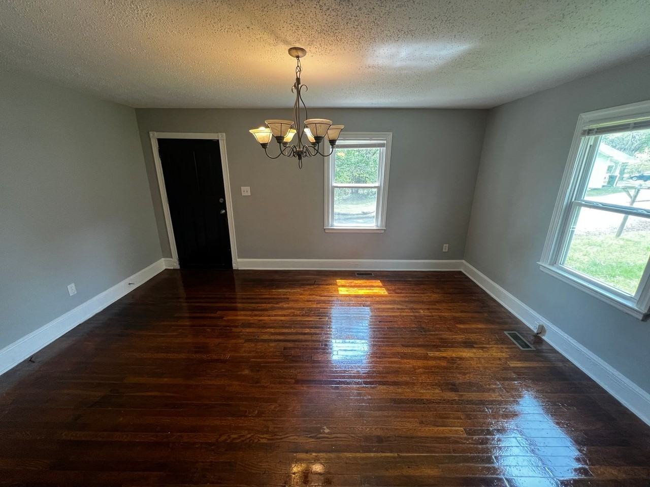 122 Morningside Dr - Photo 2 of 10