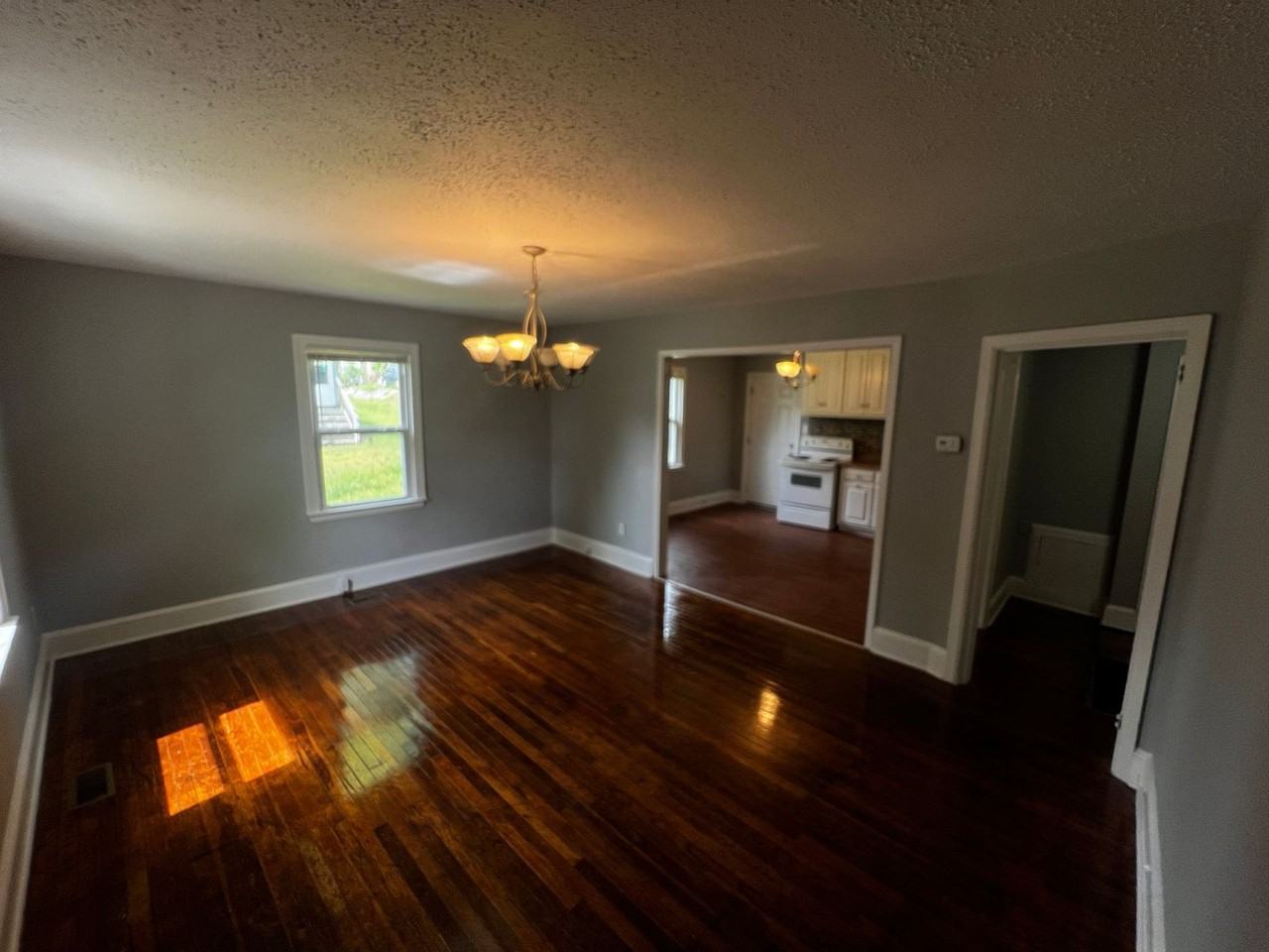122 Morningside Dr - Photo 3 of 10