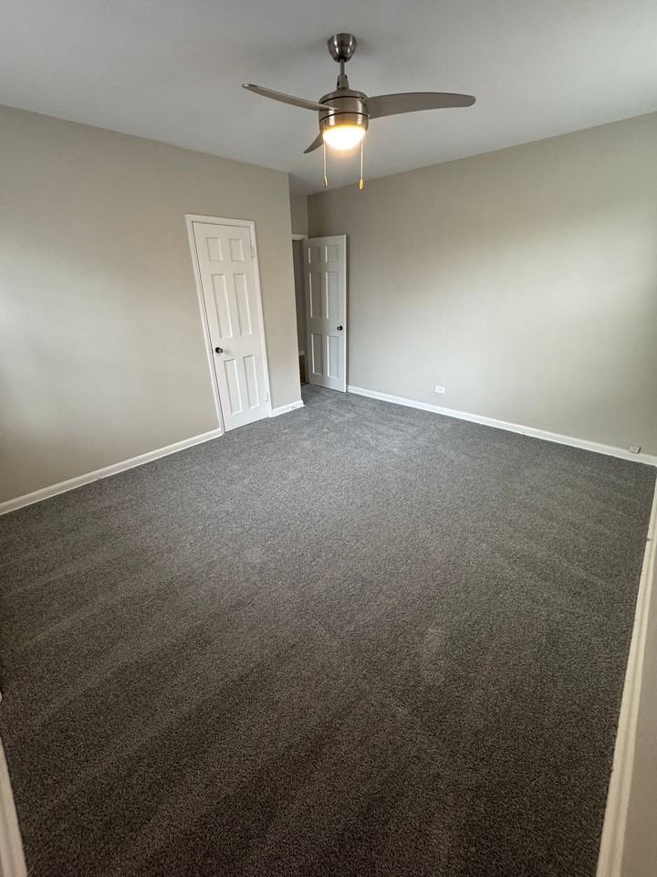 2515 Kemper Rd - Photo 3 of 5