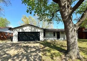 featured image of 1105 N Fern Ave