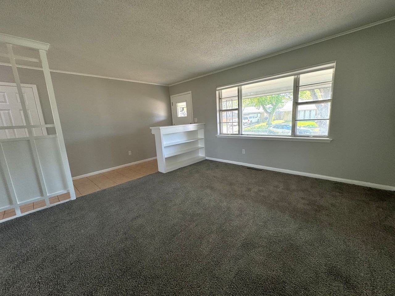1105 N Fern Ave - Photo 5 of 29