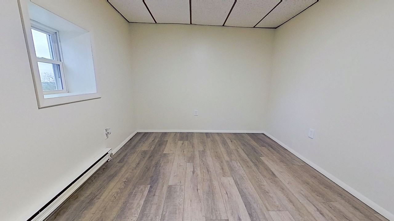 641 W Broadway - Photo 7 of 9