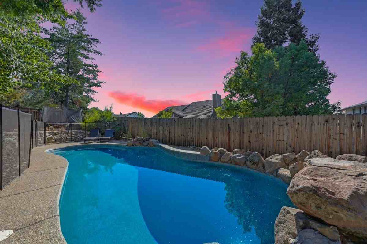 3107 Camerosa Cir - Photo 3 of 11